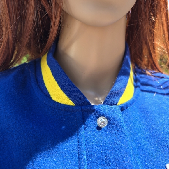 Archie Comics Jacket - Picture 3 of 9